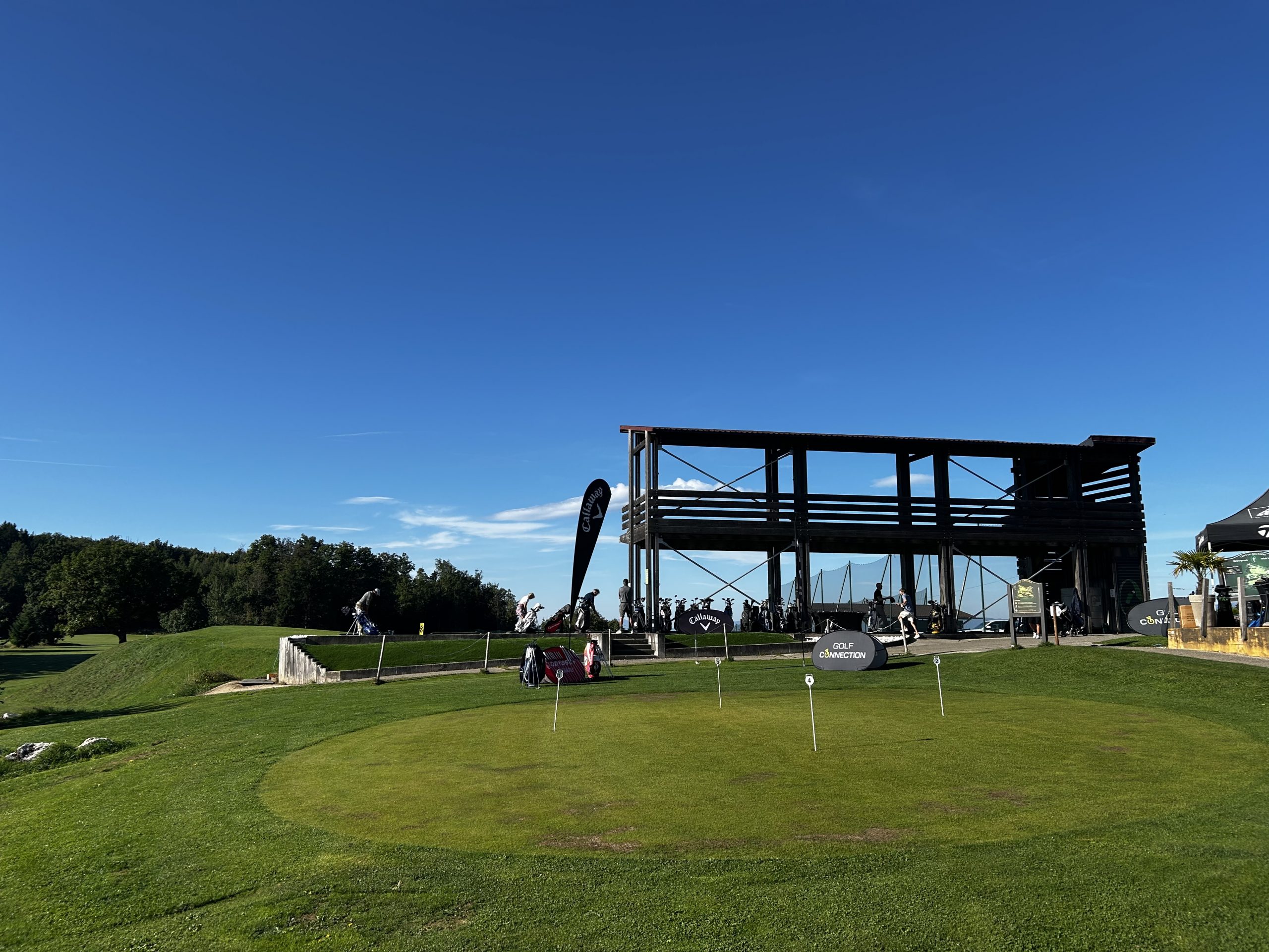 Différence entre draw et fade : définitions, trajectoires, et choix selon le trou. Comprenez draw, fade, hook, slice.