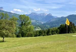 Prendre un cours de golf à Annecy - Approche lobée au golf : technique simple pour lever haut