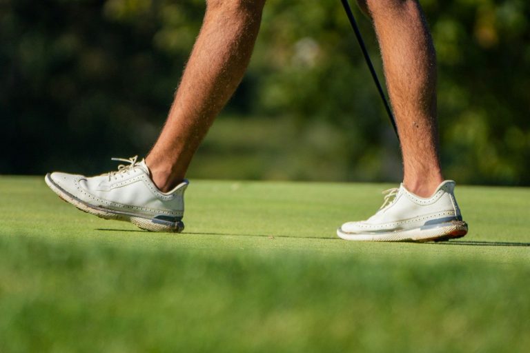 Chaussures de golf : le guide complet pour choisir le modèle idéal