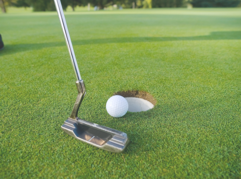 Comment choisir un putter -Fitting pour un putter : trouvez celui adapté et baissez vos 3-putts