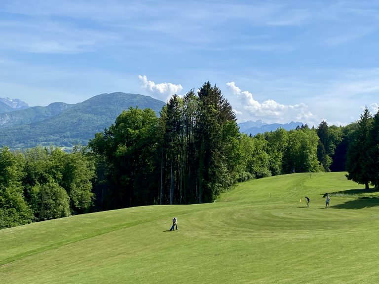Gagner de la distance au driving au golf sans forcer